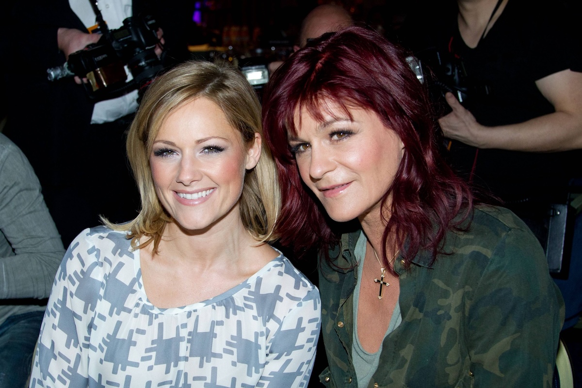 Bildnummer: 59366842 Datum: 16.03.2013 Copyright: imago/Christian Schroedter S‰ngerin Helene Fischer (li.) und S‰ngerin Andrea Berg (GER) - ARD Liveshow Das Fr¸hlingsfest der 100.000 Bl¸ten die ¸berraschende Show aus der GETEC Arena in Magdeburg - Fotografiert am 16.03.2013 People Entertainment Musik TV xns x0x 2013 quer Frau K¸nstlerin S‰ngerin Entertainment Event ARD Musik TV Show Helene Fischer Andrea Berg 59366842 Date 16 03 2013 Copyright Imago Christian Schroedter Singer Helene Fischer left and Singer Andrea mountain ger ARD Live Show the Spring Festival the 100 000 blossoms the surprising Show out the Getec Arena in Magdeburg photographed at 16 03 2013 Celebrities Entertainment Music TV xns x0x 2013 horizontal Woman Artist Singer Entertainment Event ARD Music TV Show Helene Fischer Andrea mountain