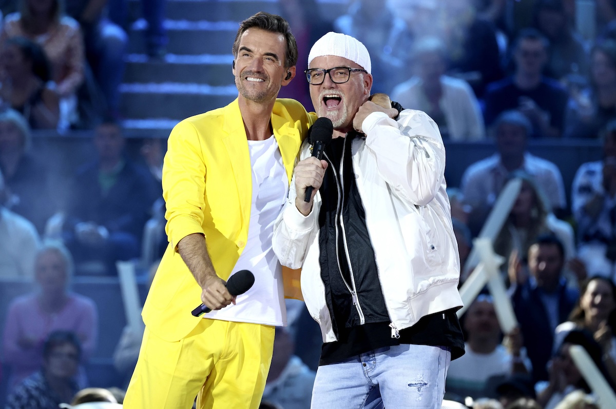 Florian Silbereisen und DJ √ñtzi in der ARD/ORF TV-Show Schlagerbooom Open Air - Die Stadionshow in √ñsterreich live aus dem Stadion. Kitzb√ºhel, 01.07.2023 *** Florian Silbereisen and DJ √ñtzi in the ARD ORF TV show Schlagerbooom Open Air The stadium show in Austria live from the stadium Kitzb√ºhel, 01 07 2023 Foto:xB.xDummerx/xFuturexImage