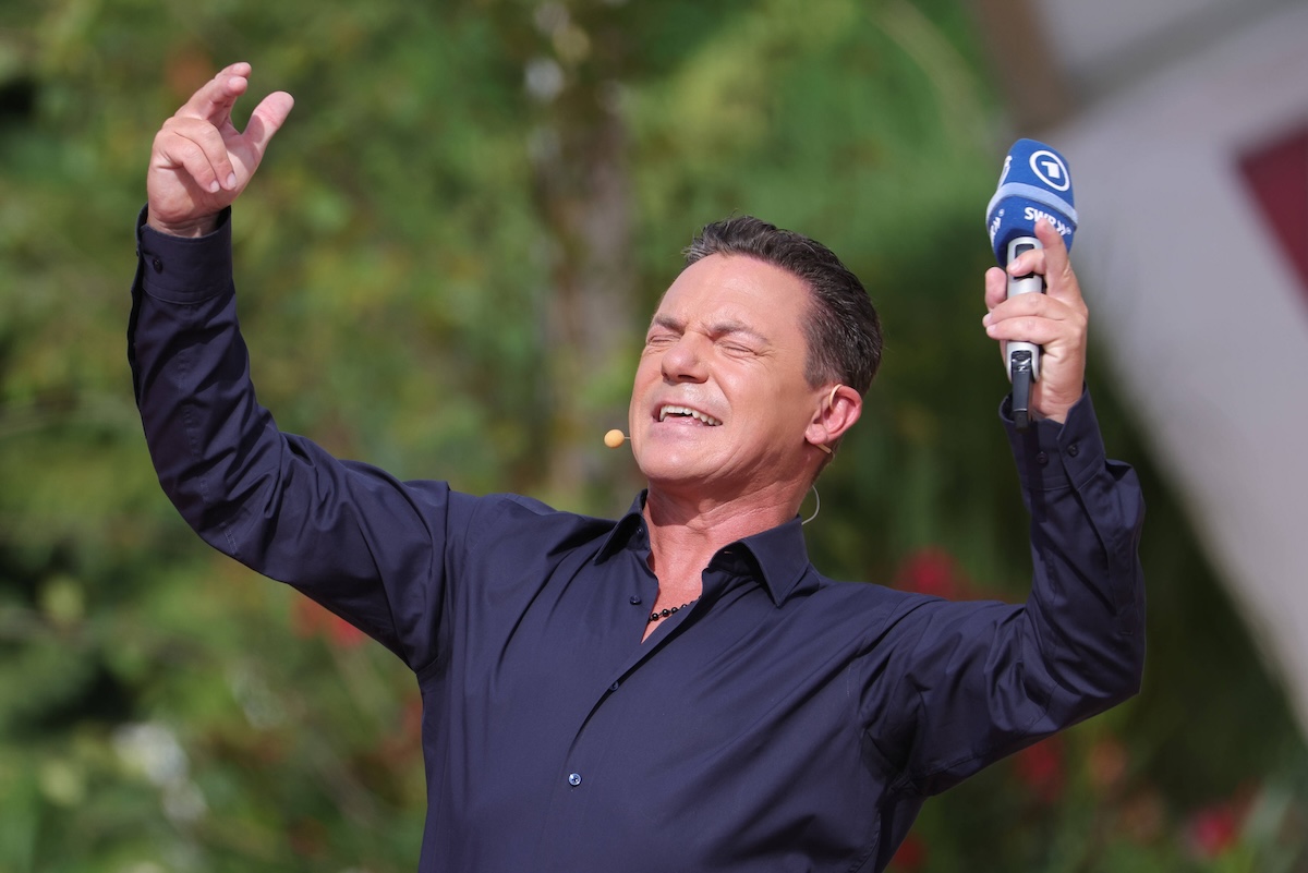 Stefan Mross - Immer wieder sonntags 2024, Folge 04 Stefan Mross. ARD-Unterhaltungsshow Immer wieder sonntags. TV-Aufzeichnung und Live-‹bertragung vom 07.07.2024 aus dem Wasserpark Rulantica, Rust. Baden-W¸rttemberg, Deutschland. *** Stefan Mross Immer wieder sonntags 2024, Episode 04 Stefan Mross ARD entertainment show Immer wieder sonntags TV recording and live broadcast from 07 07 2024 from the water park Rulantica, Rust Baden W¸rttemberg, Germany