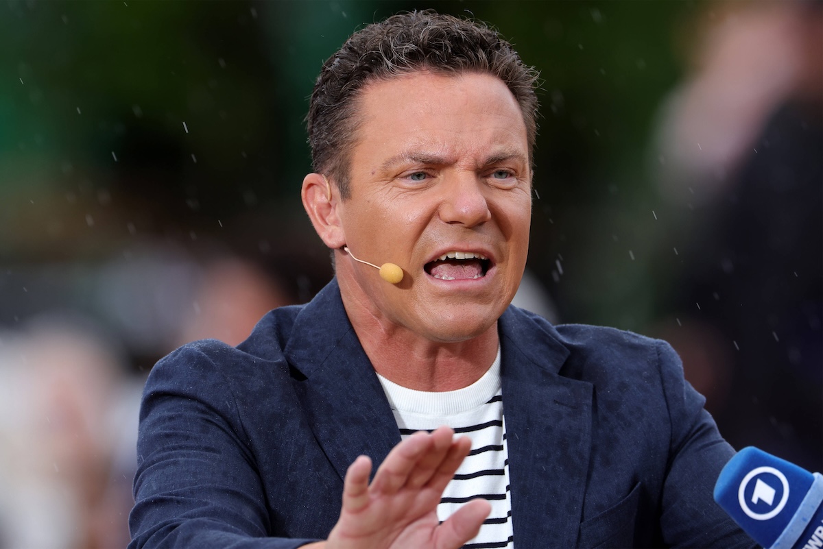 Stefan Mross - Immer wieder sonntags 2024, Folge 03 Moderator Stefan Mross. ARD-Unterhaltungsshow Immer wieder sonntags. TV-Aufzeichnung und Live-â€¹bertragung vom 30.06.2024 aus dem Wasserpark Rulantica, Rust. Baden-WÂ¸rttemberg, Deutschland. *** Stefan Mross Immer wieder sonntags 2024, Episode 03 Presenter Stefan Mross ARD entertainment show Immer wieder sonntags TV recording and live broadcast from 30 06 2024 from the water park Rulantica, Rust Baden WÂ¸rttemberg, Germany