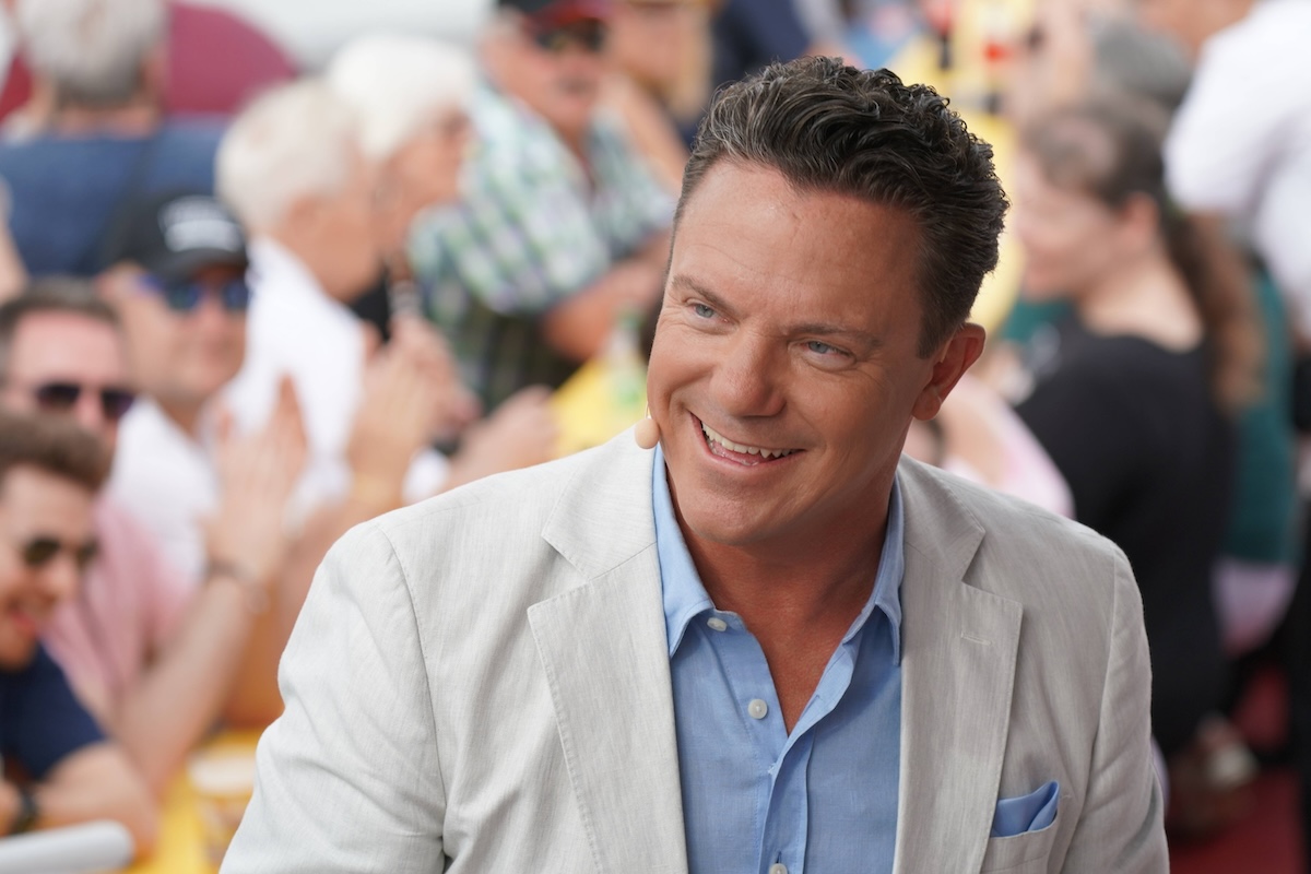 Rund 2500 Besucher verfolgten die 8. Staffel der Unterhaltungsshow live im Europapark. Stefan Mross - Immer wieder sonntags Rund 2500 Besucher verfolgten die 8. Staffel der Unterhaltungsshow live im Europapark. Deutschland, Rust, IWS Arena, 16.07.2023 *** Around 2500 visitors watched the 8 season of the entertainment show live at Europapark Stefan Mross Immer wieder sonntags Around 2500 visitors watched the 8 season of the entertainment show live at Europapark Germany, Rust, IWS Arena, 16 07 2023 SP_GHR