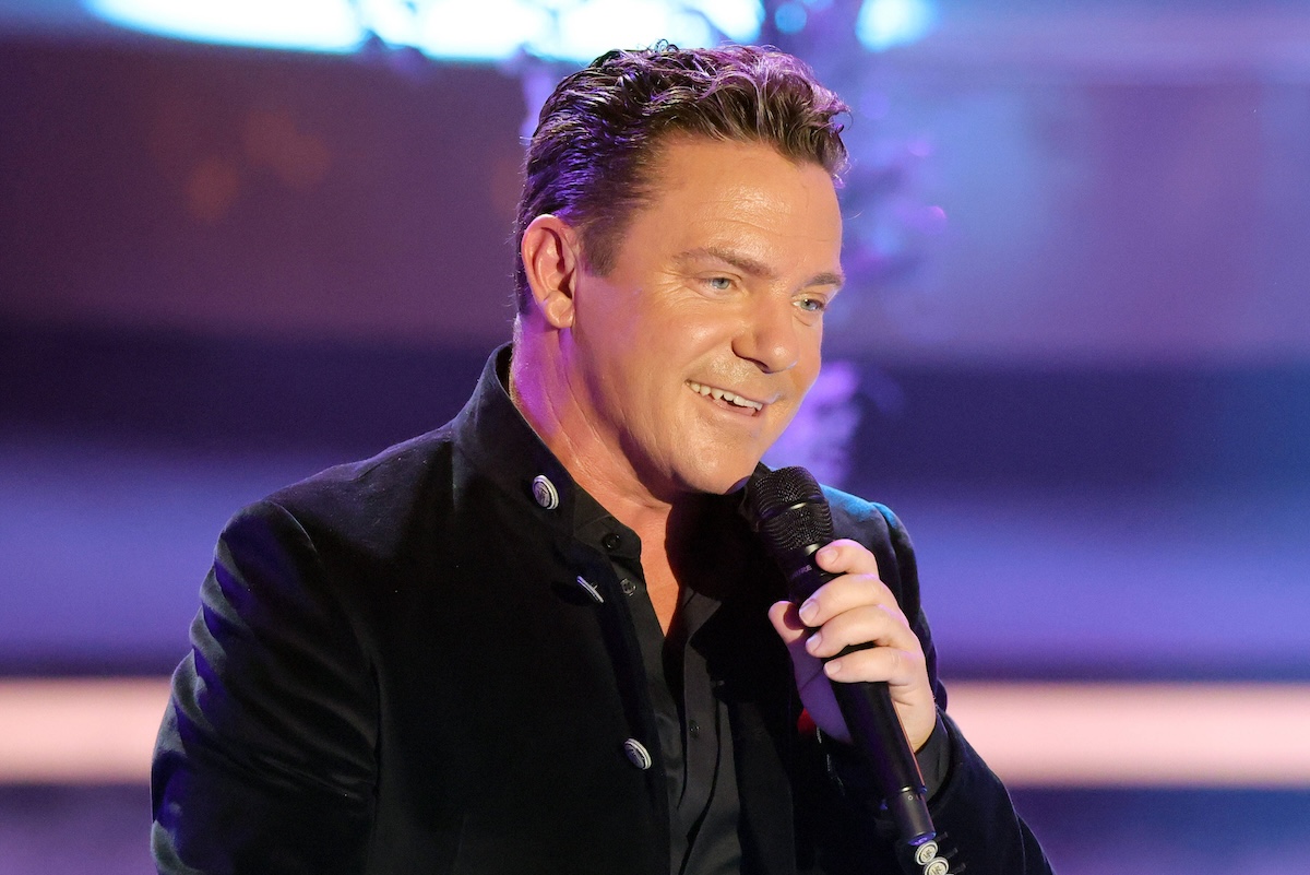 ZDF Spendengala Die schˆnsten Weihnachts-Hits mit Carmen Nebel Stefan Mross bei der ZDF Spendengala Die schˆnsten Weihnachts-Hits mit Carmen Nebel. Live-Spendengala vom 07.12.2023 zu Gunsten von Misereor und Brot f¸r die Welt. Bavaria Studios, M¸nchen. Bayern, Deutschland. *** ZDF Spendengala Die schˆnsten Weihnachts Hits mit Carmen Nebel Stefan Mross at the ZDF Spendengala Die schˆnsten Weihnachts Hits mit Carmen Nebel Live Spendengala from 07 12 2023 in favor of Misereor and Brot f¸r die Welt Bavaria Studios, Munich Bavaria, Germany