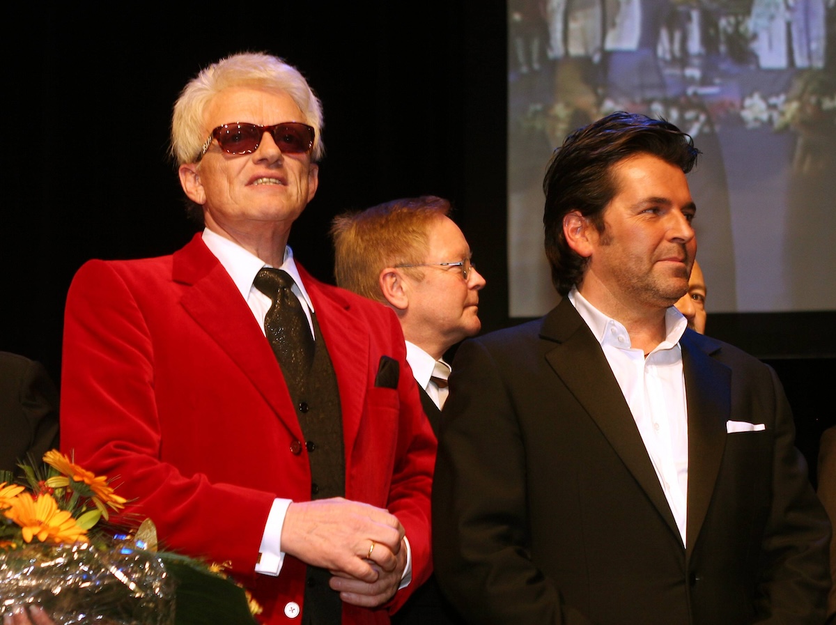 Bildnummer: 50678557 Datum: 19.12.2004 Copyright: imago/Thomas FreyS‰nger Thomas Anders (re.) und Heino (beide GER) anl‰sslich eines Auftritts in Koblenz, Personen; 2004, Koblenz, TV, Moderator, Moderatoren, Fernsehmoderator, Fernsehmoderatoren, Musiker, Schlager, himself, Shows , Pop; , quer, Kbdig, Gruppenbild, close, Musik, Kunst, Deutschland, Randbild, People