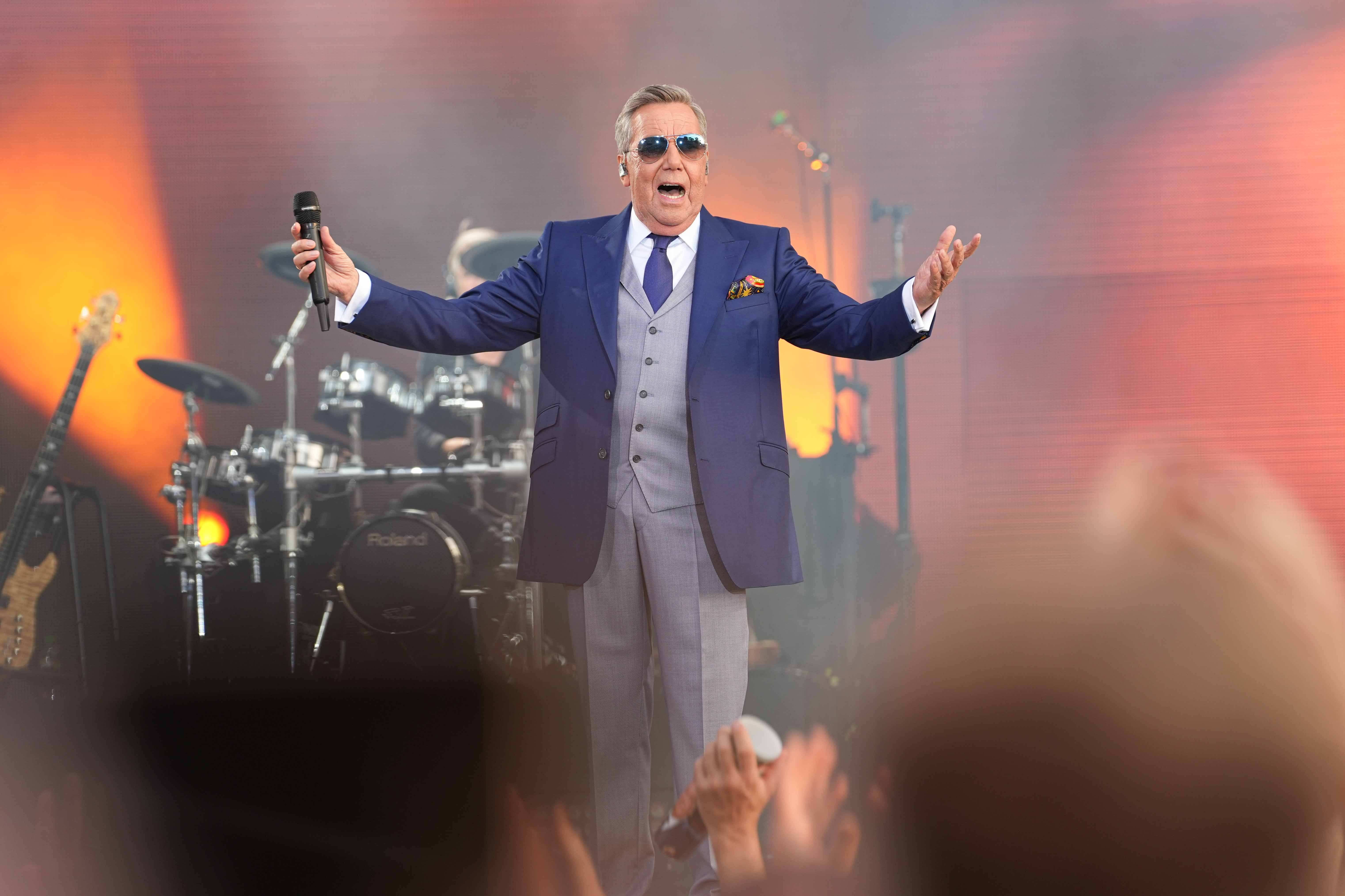 Roland Kaiser Kaisermania 2025 in Rekordzeit ausverkauft! Schlager.de