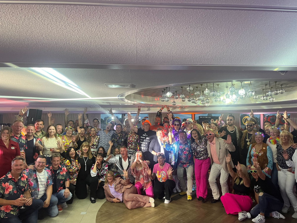 Schlager-Kreuzfahrt: Glitzer und Glamour – Outfits sorgen für Schnappatmung