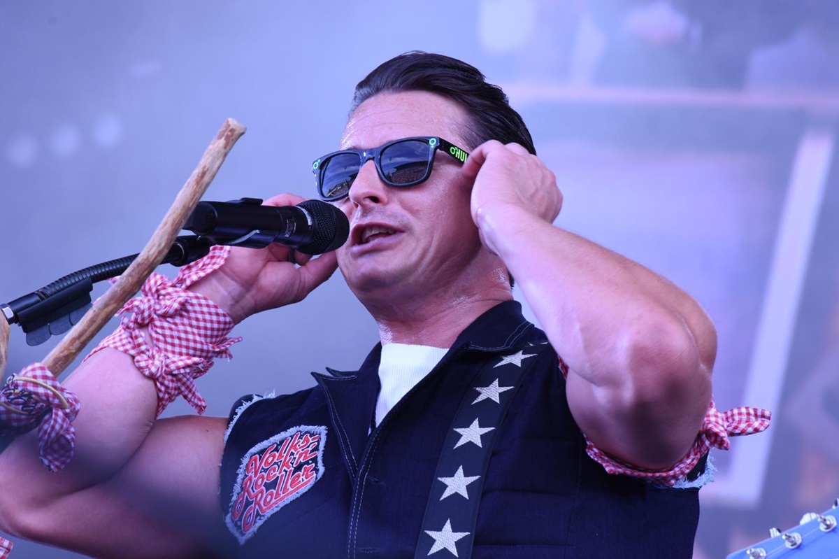 Tour-Auftakt in Mönchengladbach: Um 21.38 Uhr bekam Andreas Gabalier eine Nachricht aufs Ohr