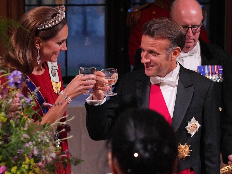 Kate Middleton empfängt Macron beim Staatsbankett – seine Geste bleibt nicht unbemerkt