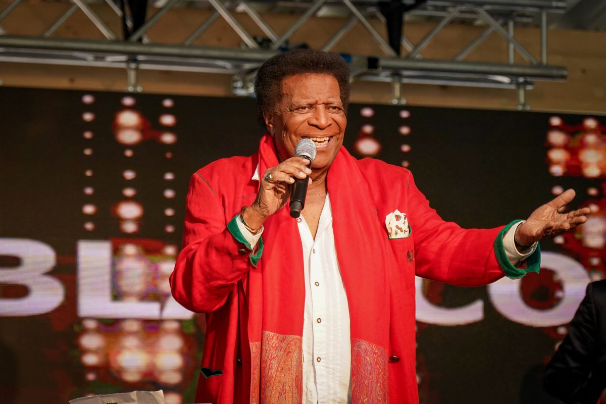 Schlager-Legende mischt Elektro-Festival auf! Roberto Blanco ist Trauzeuge beim Parookaville