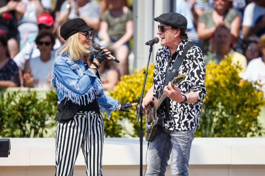 Mainz ZDF Fernsehgarten, 02.06.2019 Stefan Zauner und Petra Manuela, ZDF Fernsehgarten, 02.06.2019, Foto Eibner *** Mainz ZDF Television Garden, 02 06 2019 Stefan Zauner and Petra Manuela, ZDF Television Garden, 02 06 2019, Photo Eibner Copyright: xEibner Alex_Neisx EP_ANS

